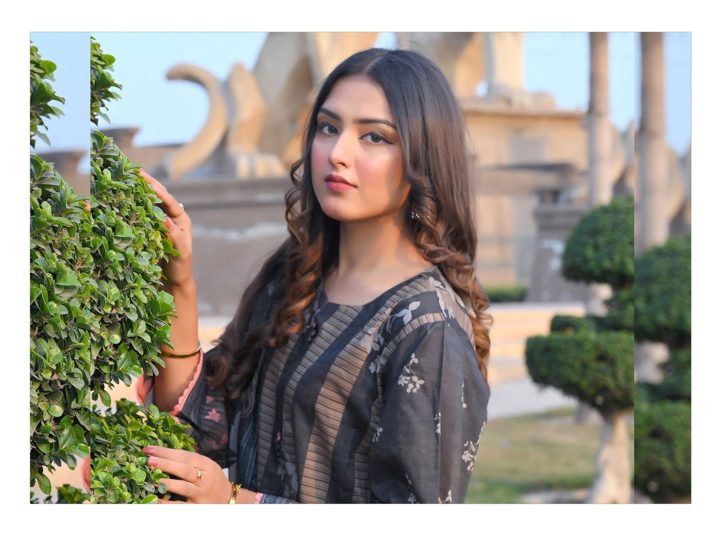 🌸 Khwaahish - Elegant 3-Piece Unstitched Suit 🌸